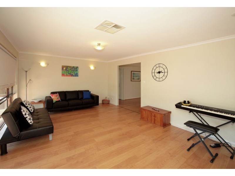 1 Heron Place, Estella NSW 2650