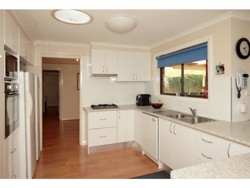 1 Heron Place, Estella NSW 2650