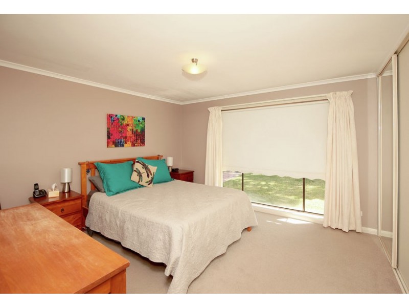 1 Heron Place, Estella NSW 2650