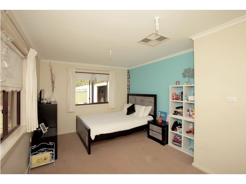 1 Heron Place, Estella NSW 2650