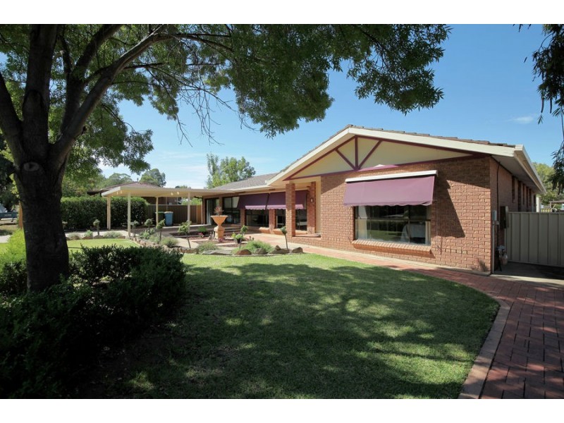 1 Heron Place, Estella NSW 2650