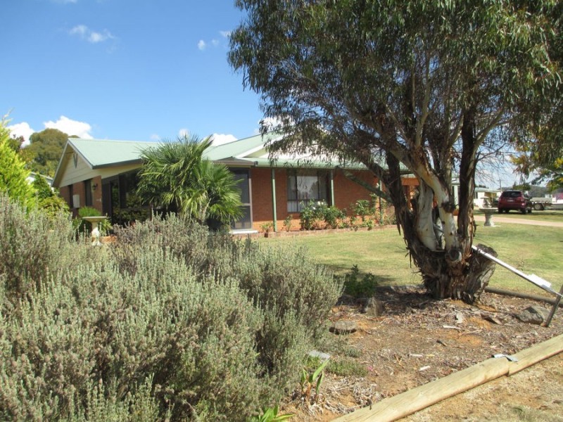 32 Fleet Street, Tumbarumba NSW 2653