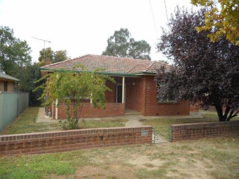 111 Grove Street, Wagga Wagga NSW 2650