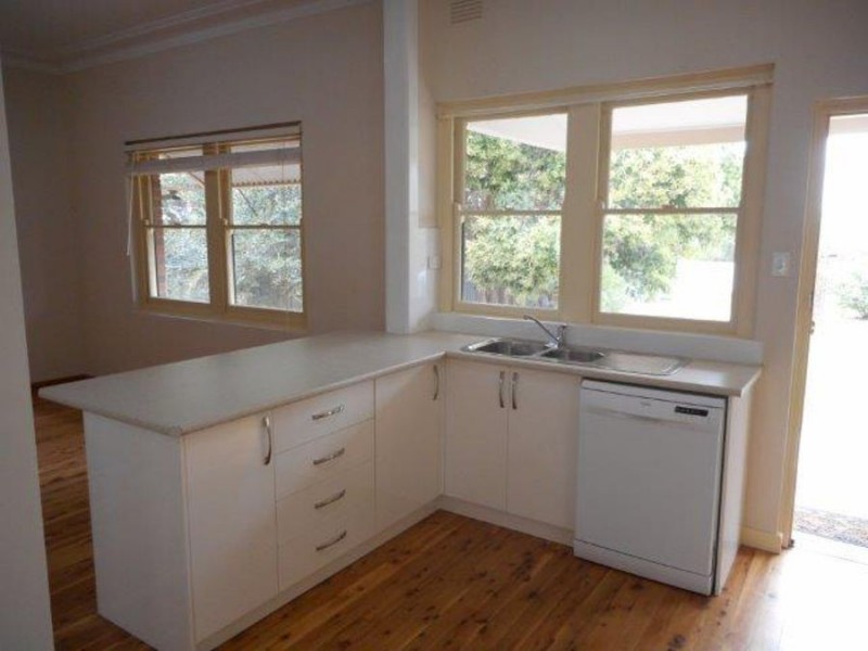 111 Grove Street, Wagga Wagga NSW 2650