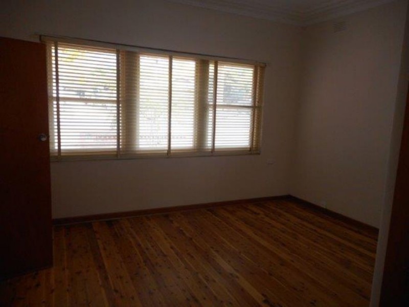 111 Grove Street, Wagga Wagga NSW 2650