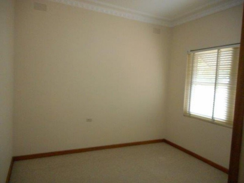 111 Grove Street, Wagga Wagga NSW 2650