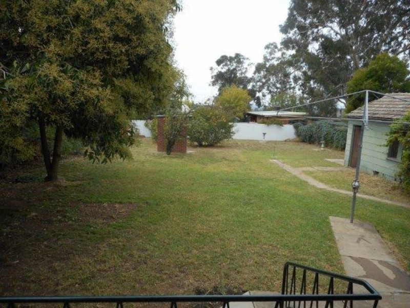 111 Grove Street, Wagga Wagga NSW 2650