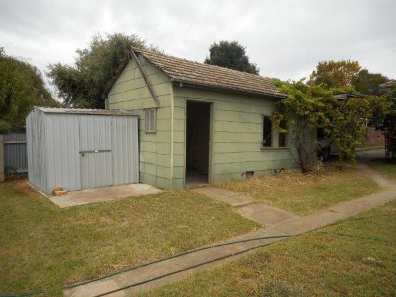 111 Grove Street, Wagga Wagga NSW 2650