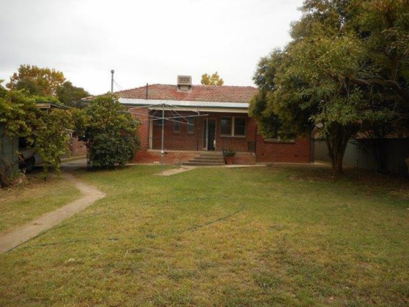 111 Grove Street, Wagga Wagga NSW 2650