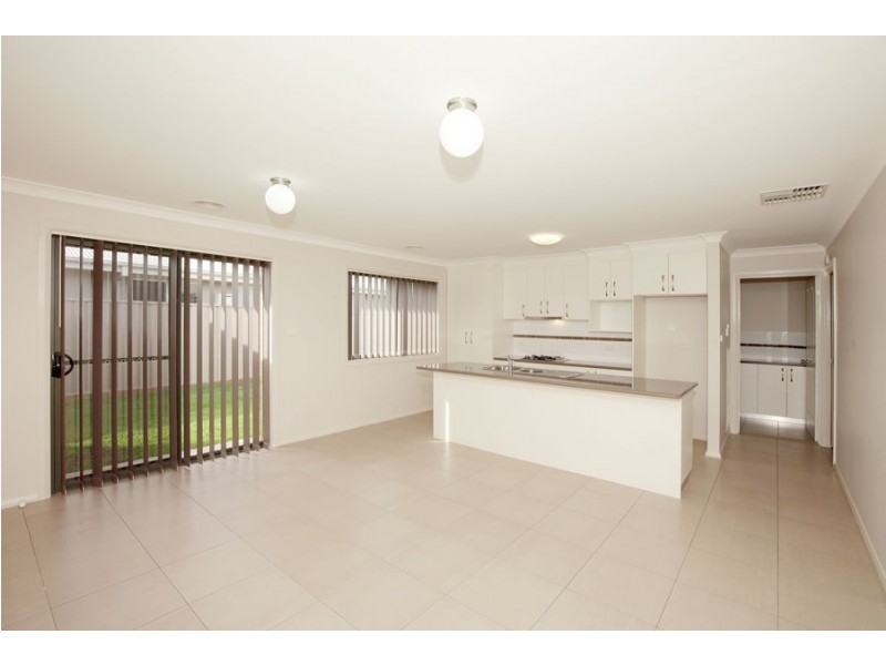 14 Bindari Avenue, Glenfield Park NSW 2650