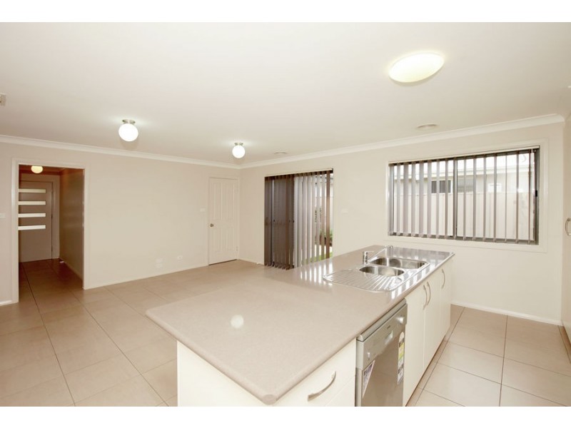 14 Bindari Avenue, Glenfield Park NSW 2650