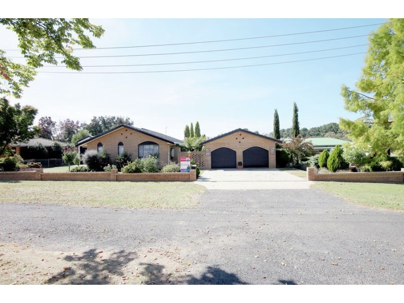 84 Albury Street, Tumbarumba NSW 2653