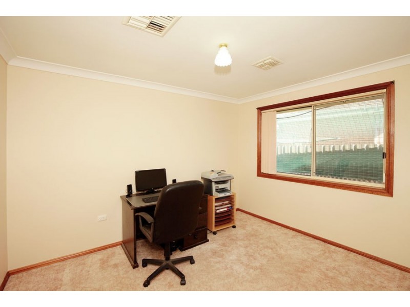 30 Lamilla Street, Glenfield Park NSW 2650