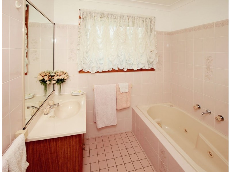 30 Lamilla Street, Glenfield Park NSW 2650