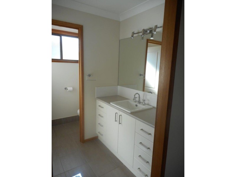 16 Pinnacle Place, Wagga Wagga NSW 2650