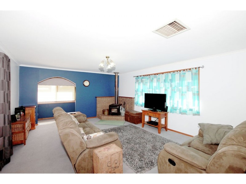 11 Grinton Avenue, Wagga Wagga NSW 2650