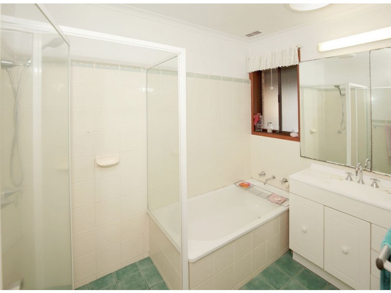 11 Grinton Avenue, Wagga Wagga NSW 2650