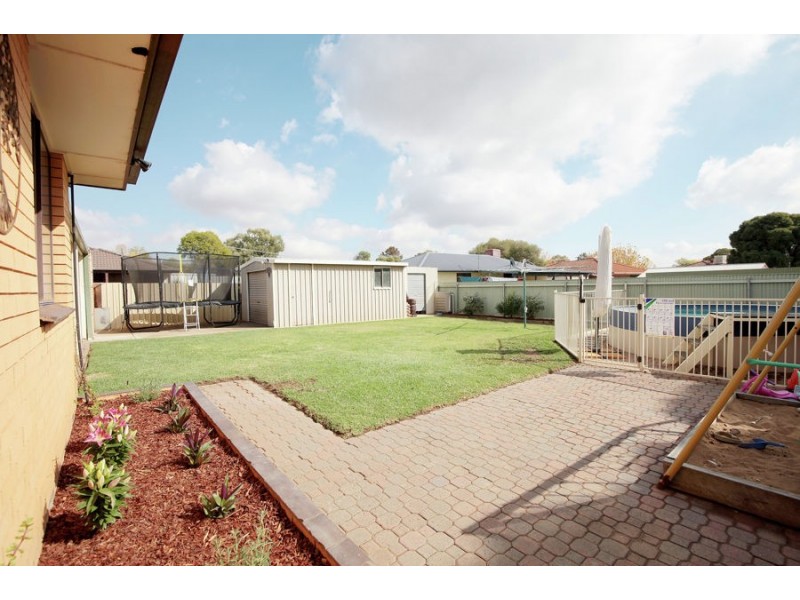 11 Grinton Avenue, Wagga Wagga NSW 2650