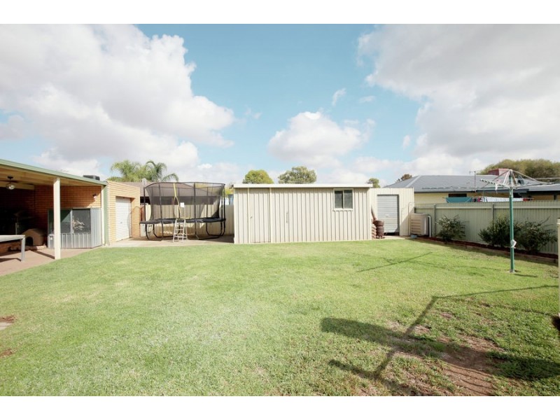 11 Grinton Avenue, Wagga Wagga NSW 2650
