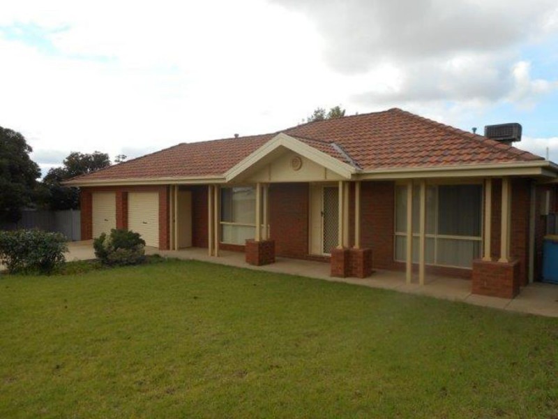 19 Paldi Crescent, Wagga Wagga NSW 2650