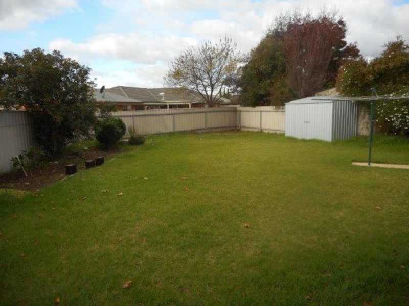 19 Paldi Crescent, Wagga Wagga NSW 2650