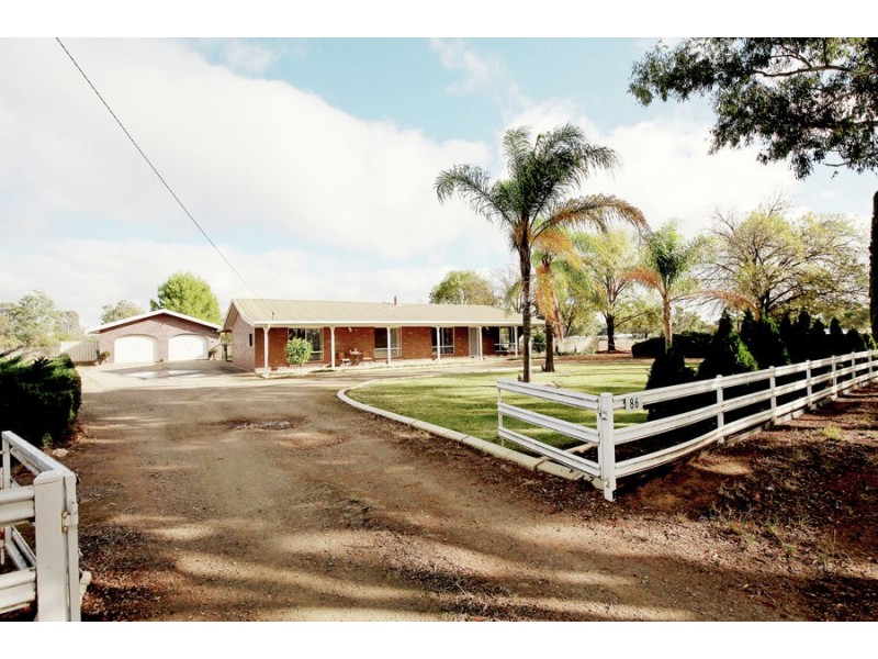 86 Mitchell Road, Lake Albert NSW 2650