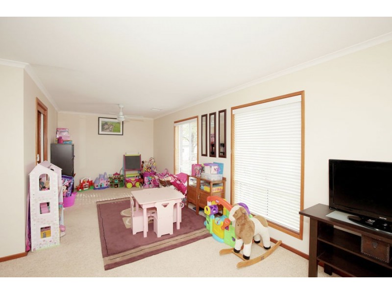 86 Mitchell Road, Lake Albert NSW 2650