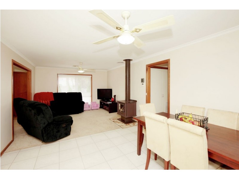 86 Mitchell Road, Lake Albert NSW 2650