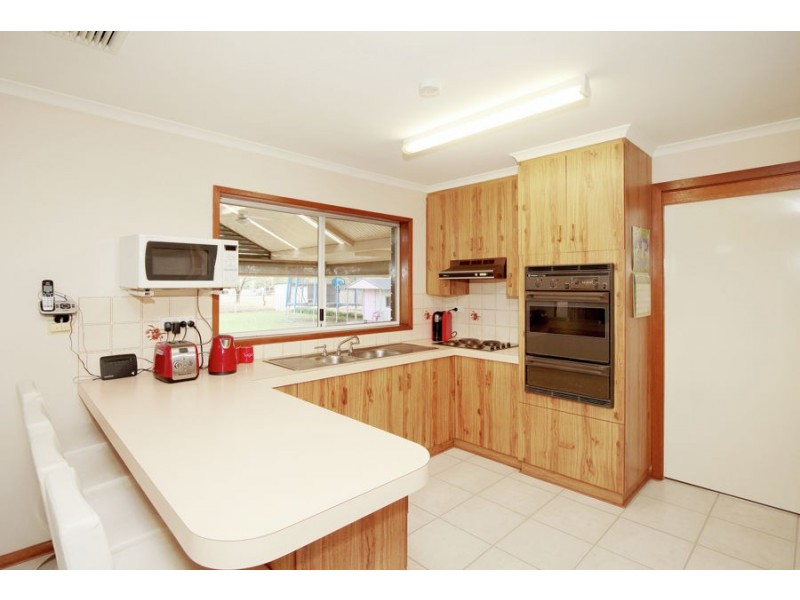 86 Mitchell Road, Lake Albert NSW 2650