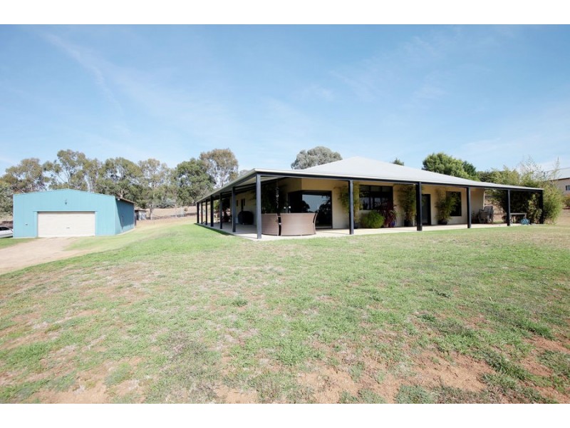 18 Willow Tree Place, Springvale NSW 2650