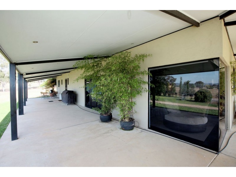 18 Willow Tree Place, Springvale NSW 2650