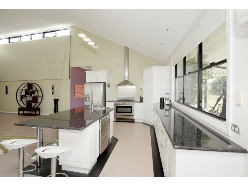 18 Willow Tree Place, Springvale NSW 2650