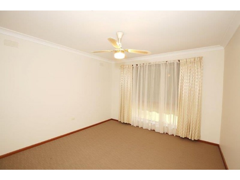4 Fraser Street, Mount Austin NSW 2650