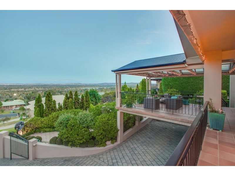 4 Gordon Close, Wagga Wagga NSW 2650