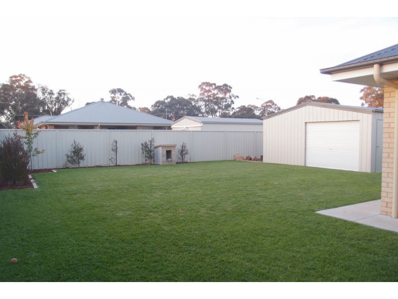 2 Rockliff Court, Lockhart NSW 2656