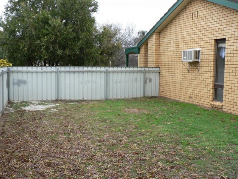 6 Gregory Crescent, Lake Albert NSW 2650