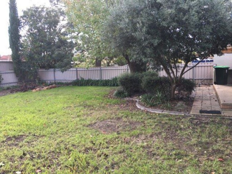 20 Main Street, Lake Albert NSW 2650