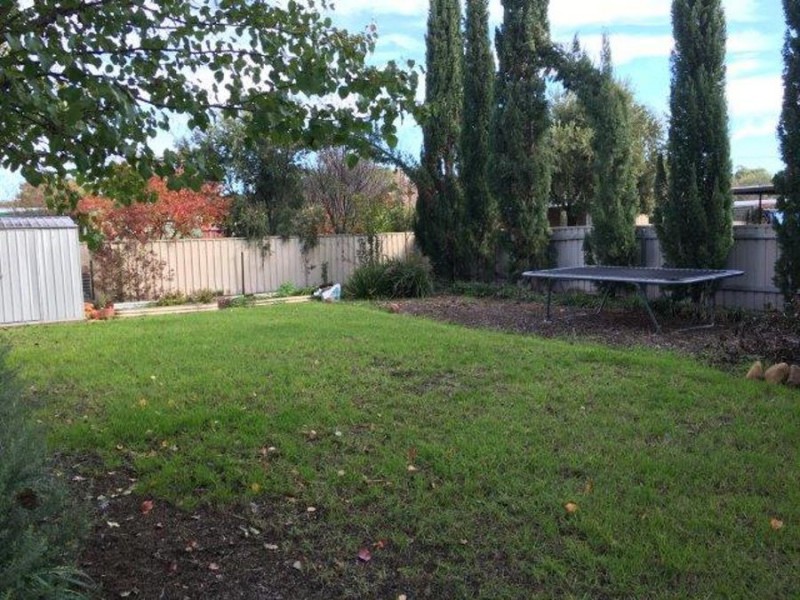 20 Main Street, Lake Albert NSW 2650