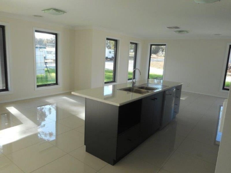 14 St Pauls Place –  Estella Rise, Wagga Wagga NSW 2650