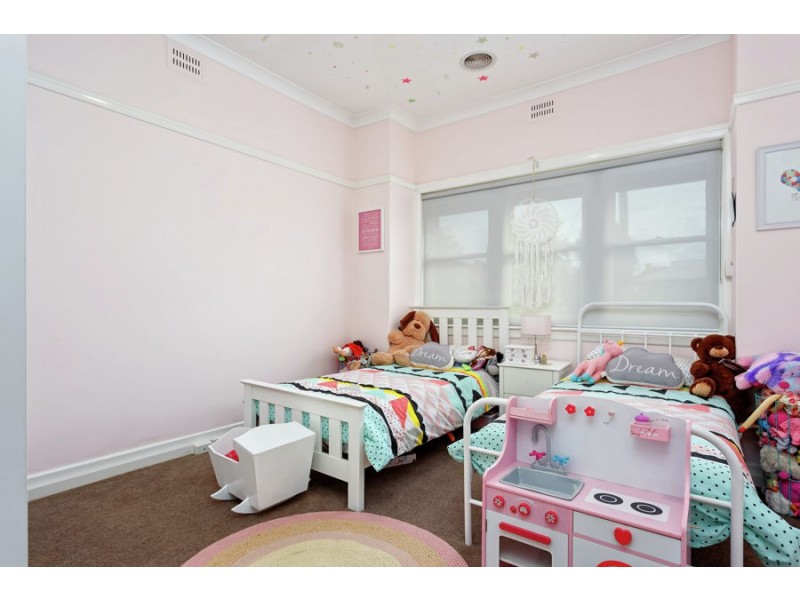 7 Norman Street, Turvey Park NSW 2650