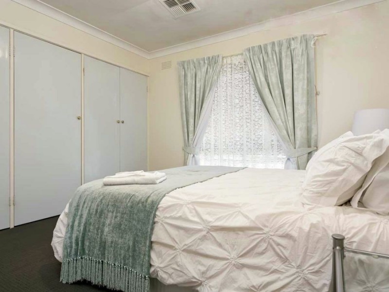 39 Leavenworth Drive, Mount Austin NSW 2650