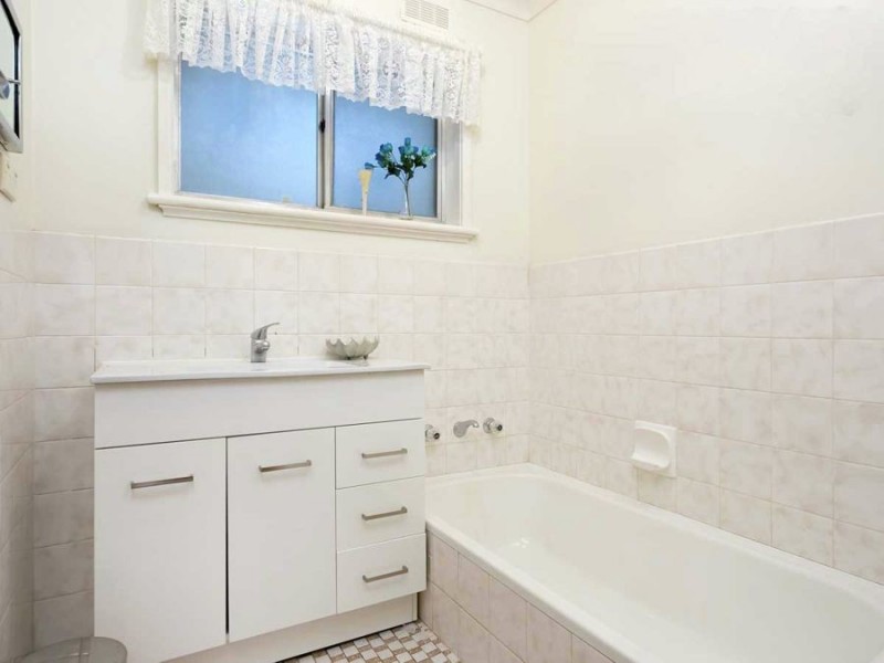 39 Leavenworth Drive, Mount Austin NSW 2650