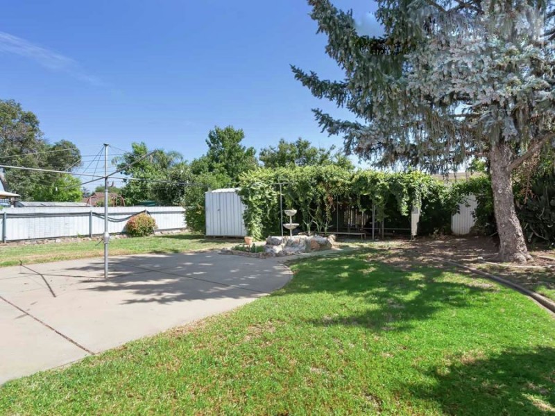 39 Leavenworth Drive, Mount Austin NSW 2650