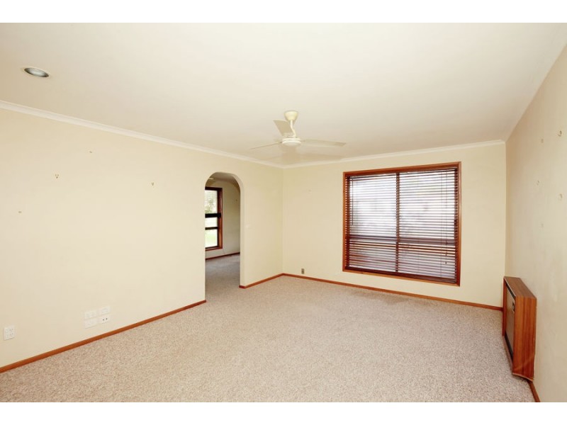 66 Undurra Drive, Glenfield Park NSW 2650
