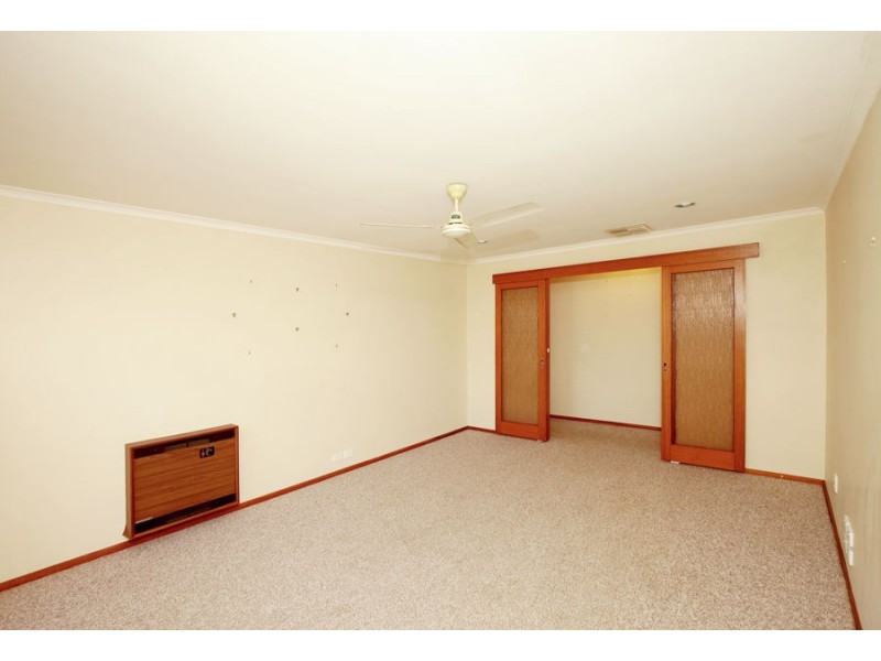 66 Undurra Drive, Glenfield Park NSW 2650