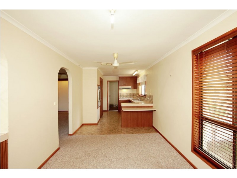 66 Undurra Drive, Glenfield Park NSW 2650