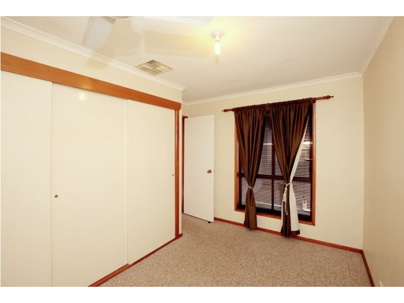 66 Undurra Drive, Glenfield Park NSW 2650