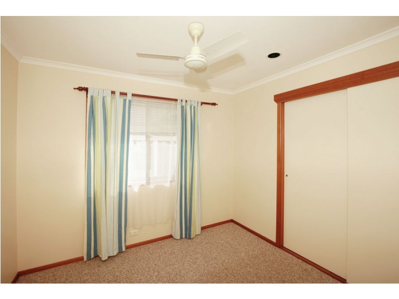 66 Undurra Drive, Glenfield Park NSW 2650