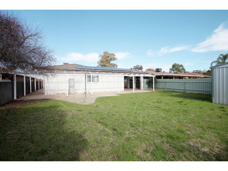 66 Undurra Drive, Glenfield Park NSW 2650