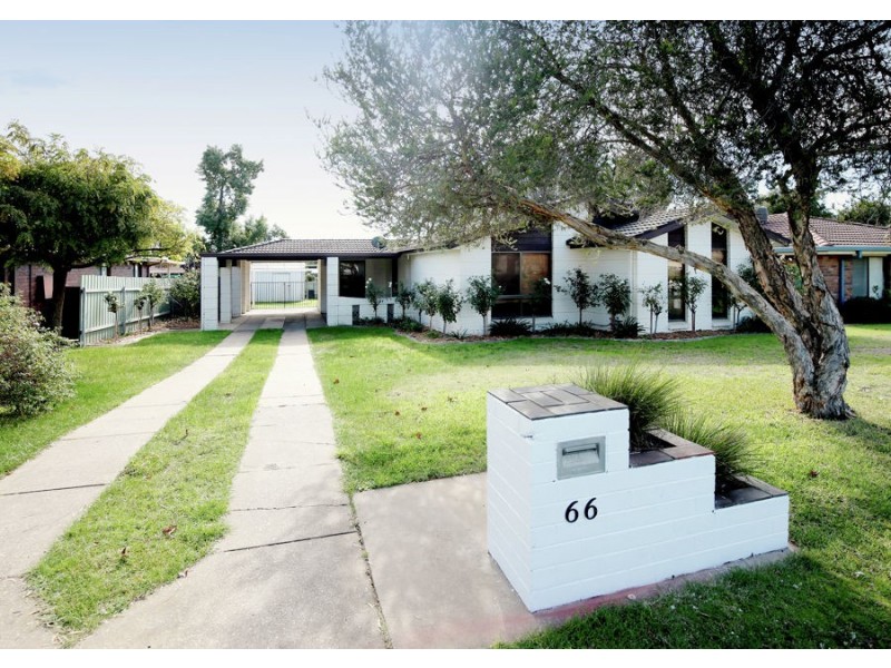 66 Undurra Drive, Glenfield Park NSW 2650